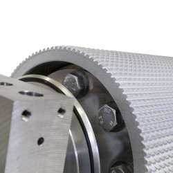 COMPLETE FRONT CORN CRACKER ROLLER 110 TOOTH "SCHREDLAGE" (CHROME PLATED)