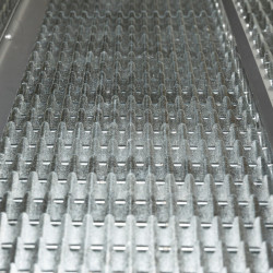 DEMI-GRILLE INFERIEURE (1275x820 - CZ/1)